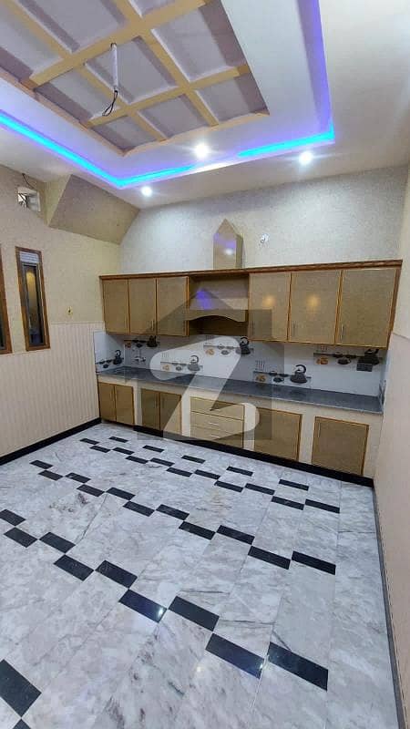 مسلم ٹاؤن فیصل آباد میں 3 کمروں کا 2 مرلہ مکان 80.0 لاکھ میں برائے فروخت۔