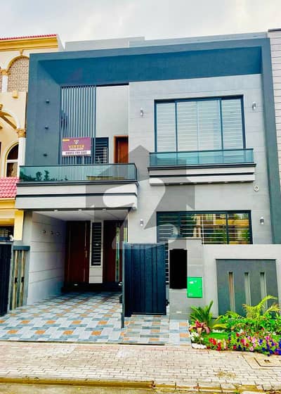 5 Marla House For Sale In Bahria Town BB Block Near By Sector C Commercial Hub