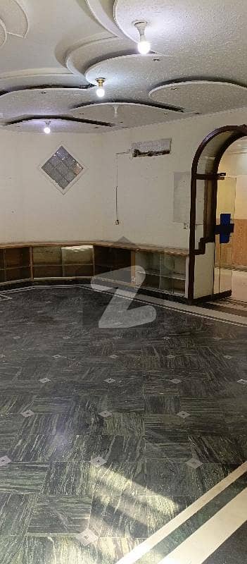 Executive Office Available In Model Town International Market