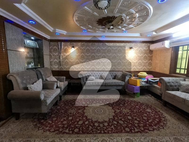 گلشنِ اقبال ٹاؤن کراچی میں 8 کمروں کا 8 مرلہ مکان 5.85 کروڑ میں برائے فروخت۔