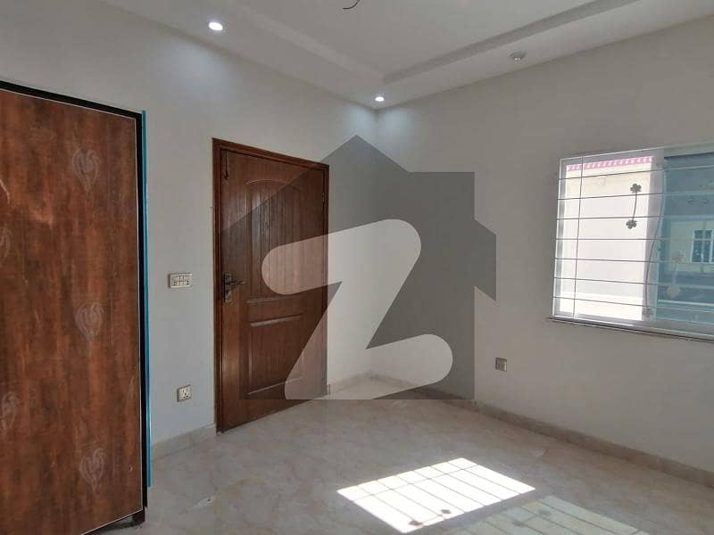 Upper Portion Available for rent In LDA Avenue