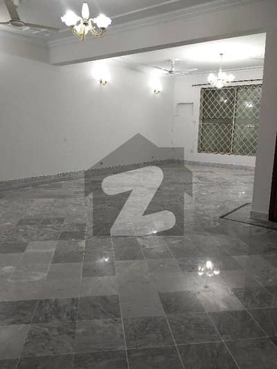 جی ۔ 11 اسلام آباد میں 3 کمروں کا 14 مرلہ زیریں پورشن 1.1 لاکھ میں کرایہ پر دستیاب ہے۔