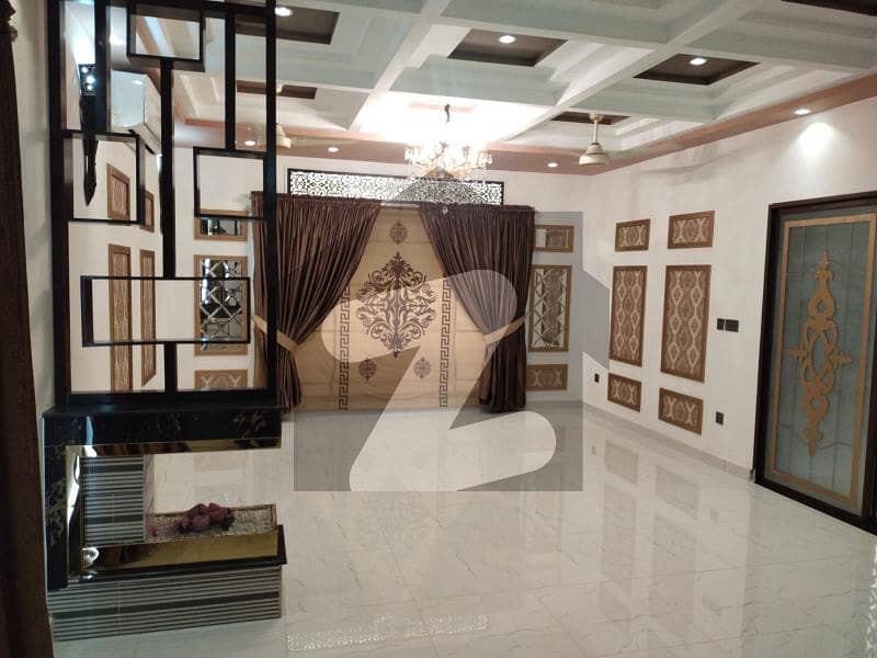 ڈی ایچ اے فیز 6 ڈیفنس (ڈی ایچ اے),لاہور میں 5 کمروں کا 1 کنال مکان 2.5 لاکھ میں کرایہ پر دستیاب ہے۔