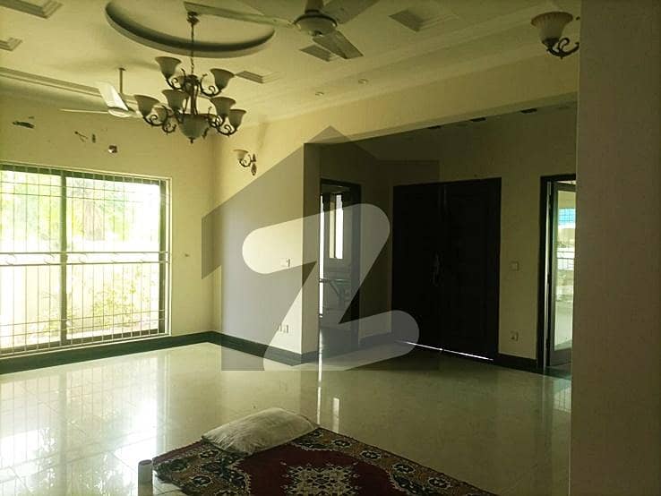 10 Marla Slightly Used Stunning Bungalow For Sale