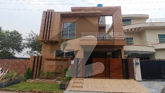Spacious Prime Location House Is Available For sale In Ideal Location Of Punjab Coop Housing Society