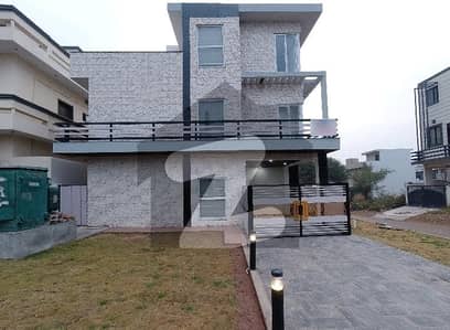 Corner House For Sale In Rs. 55,000,000/-