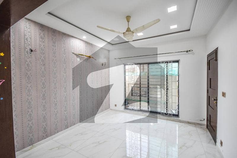 5 marla beautifull upper portion available for rent in dha phase 6
