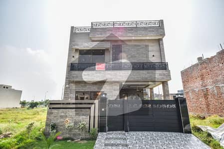 5 MARLA LAVISH DESIGN MODERATE HOUSE AVAILABLE FOR RENT