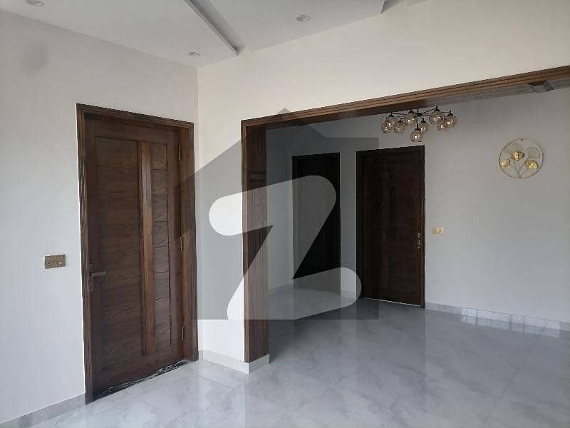 Good Location House For Sale In Beautiful Central Park - Block E