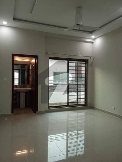 BRAND NEW LUXURY STATE OF THE ART APARTMENT AVAILABLE FOR RENT IN THE HEART OF DHA LAHORE AT ASKARI 11