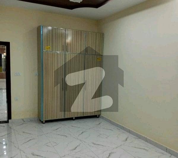 جوہر ٹاؤن لاہور میں 5 کمروں کا 5 مرلہ مکان 2.65 کروڑ میں برائے فروخت۔
