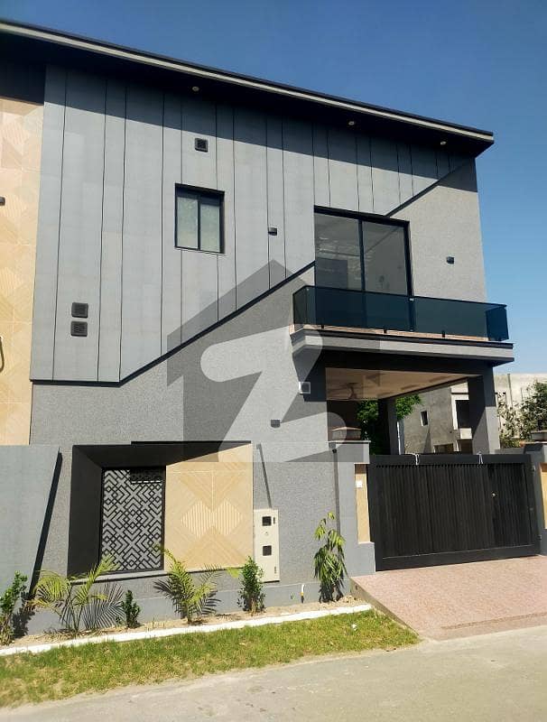 8.5 Marla Brand New Luxury House For Rent In Dha 9 Town
