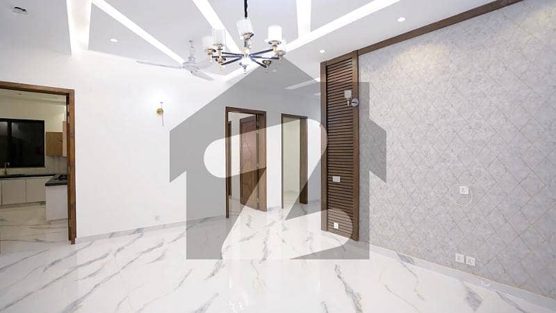 5 Marla Beautiful Modern Design House For Rent in DHA