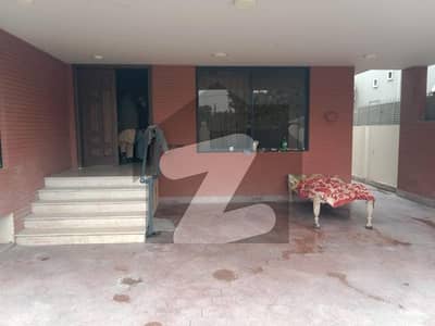 1 Kanal Upper Portion Beautiful For Rent In V Block Phase 2 DHA
