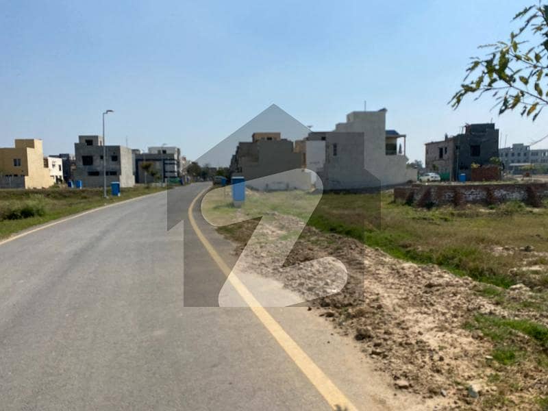 بحریہ ایجوکیشن اینڈ میڈیکل سٹی لاہور میں 10 مرلہ رہائشی پلاٹ 42.0 لاکھ میں برائے فروخت۔