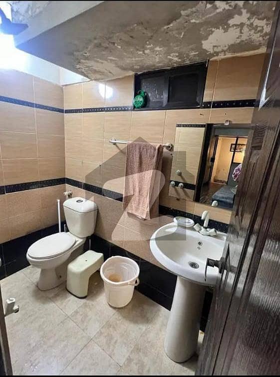 3bed DD ground floor flat for sale at North Nazimabad block k