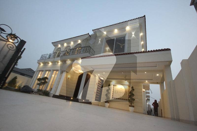 ڈی ایچ اے فیز 7 ڈیفنس (ڈی ایچ اے),لاہور میں 5 کمروں کا 1 کنال مکان 7.94 کروڑ میں برائے فروخت۔