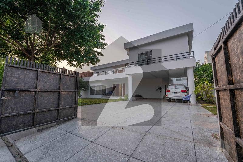 18.5 Marla Grey Structure Modern House Available For Sale