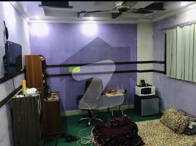 Room Available For Rent On Prime Location Of Jail Road