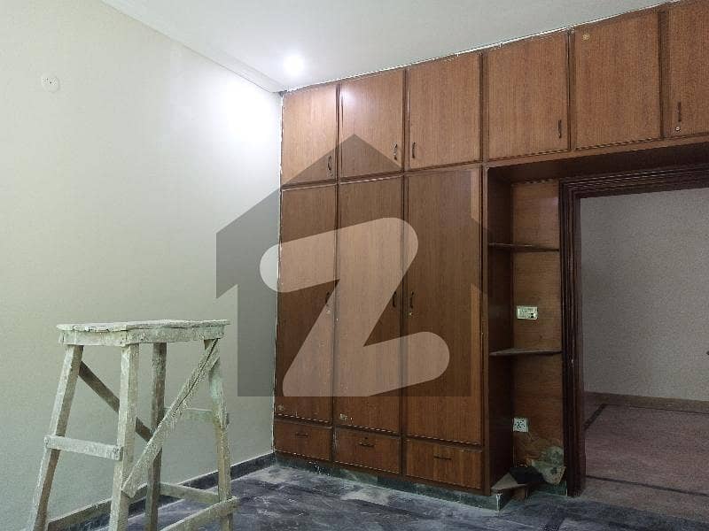ای ایم ای سوسائٹی لاہور میں 4 کمروں کا 10 مرلہ مکان 90.0 ہزار میں کرایہ پر دستیاب ہے۔