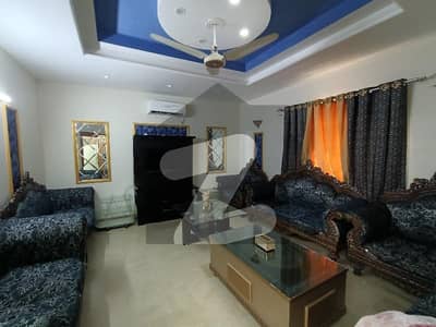 ریونیو سوسائٹی - بلاک بی ریوینیو سوسائٹی,لاہور میں 3 کمروں کا 1 کنال مکان 6.7 کروڑ میں برائے فروخت۔