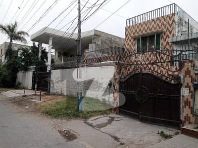 سمن آباد لاہور میں 9 کمروں کا 1 کنال مکان 5.2 کروڑ میں برائے فروخت۔