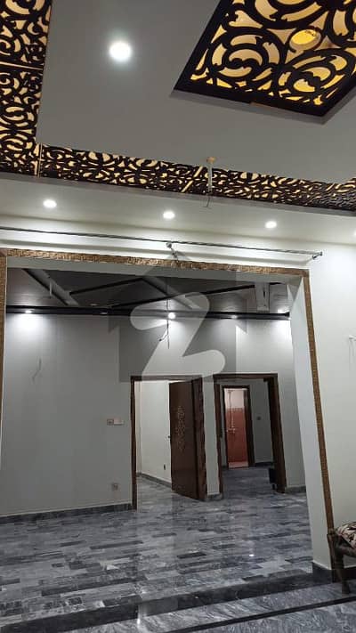 مصطفیٰ ٹاؤن لاہور میں 4 کمروں کا 8 مرلہ مکان 85.0 ہزار میں کرایہ پر دستیاب ہے۔