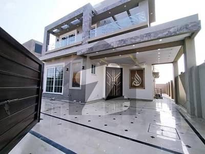10 Marla Modern Design House In Phase 6 For Sale