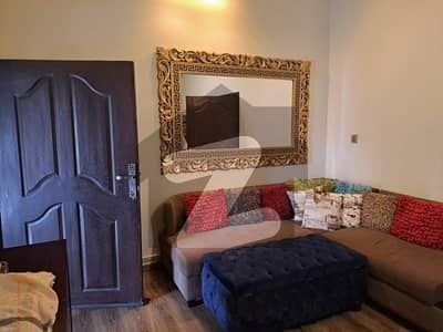 جوہر ٹاؤن فیز 2 - بلاک آر1 جوہر ٹاؤن فیز 2,جوہر ٹاؤن,لاہور میں 4 کمروں کا 5 مرلہ مکان 2.25 کروڑ میں برائے فروخت۔