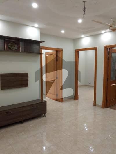 10 Marla Uper Portion For Rent In Park View CITY Lahore.