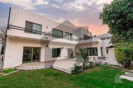 ڈی ایچ اے فیز 2 ڈیفنس (ڈی ایچ اے),لاہور میں 6 کمروں کا 2 کنال مکان 12.0 کروڑ میں برائے فروخت۔