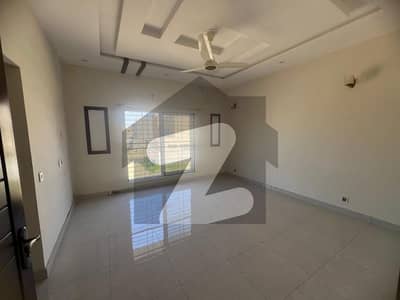 10 MARLA HOUSE FOR RENT IN BAHRIA TOWN LAHORE