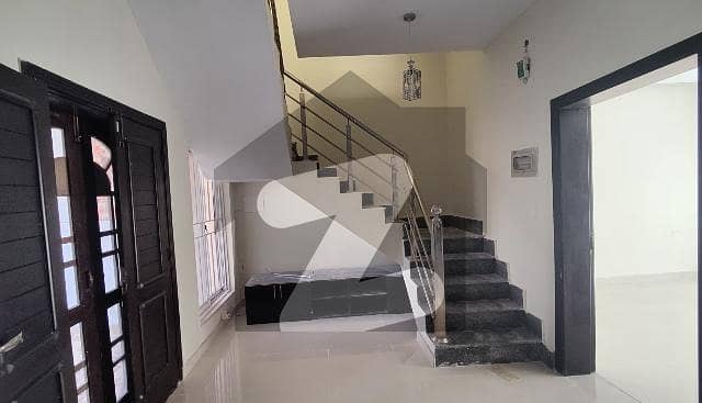 Sector B 5m House For Rent
