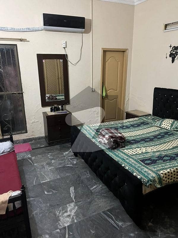 جوہر ٹاؤن فیز 2 جوہر ٹاؤن,لاہور میں 2 کمروں کا 5 مرلہ زیریں پورشن 45.0 ہزار میں کرایہ پر دستیاب ہے۔