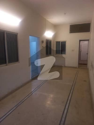 House Spread Over 200 Square Yards In Gulistan-e-Jauhar - Block 15 Available