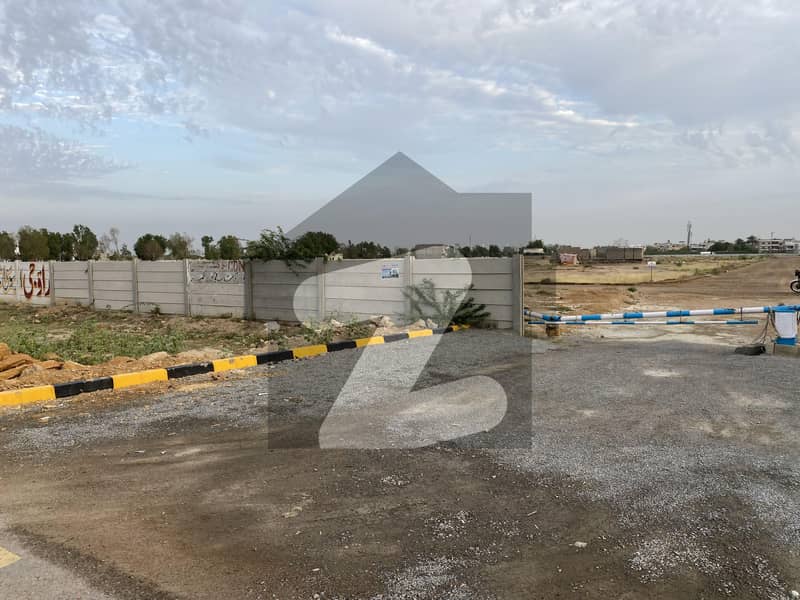 3 Side Conner 100 Sqyds Commercial Leased Plot 150ft Road