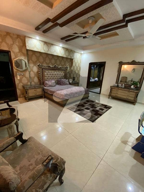 2 KANAL Used Bungalow For Sale With Basement IN IZMER Town Lahore