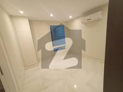 2500 SQUARE FEET FLAT FOR RENT IN MAIN GULBERG ON HOT LOCATION