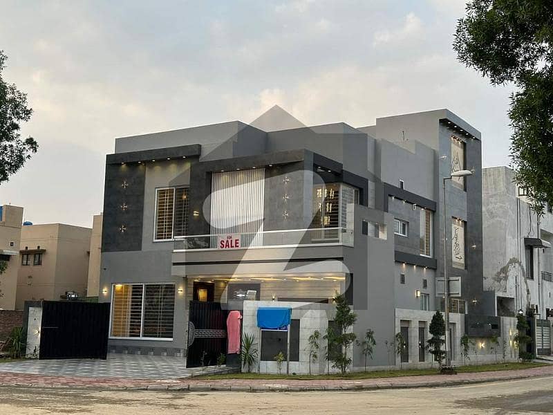 Corner Luxurious Designer 11 Marla Brand New House For Sale in Bahria Town Lahore