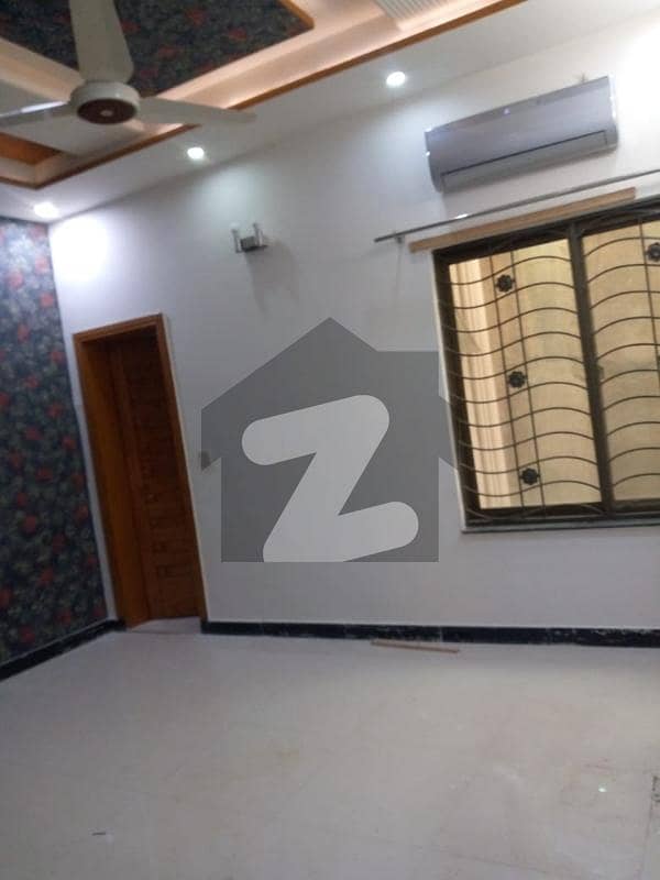 جوہر ٹاؤن فیز 2 جوہر ٹاؤن,لاہور میں 3 کمروں کا 5 مرلہ بالائی پورشن 65.0 ہزار میں کرایہ پر دستیاب ہے۔