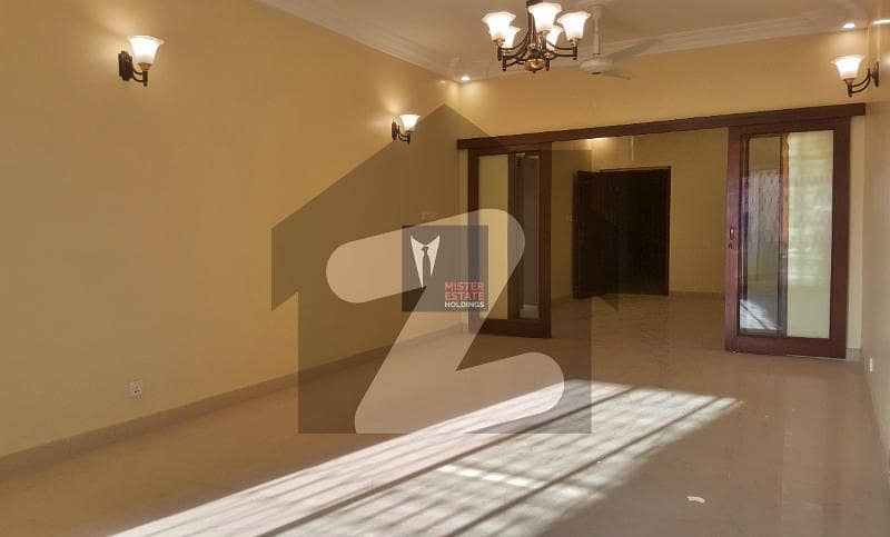 2500 Sq. ft Luxurious 4 Beds Apartment With Maid Room In A Top Notch High Rise Building Located In KDA Scheme 1 Behind Karsaz And Sharah-E-Faisal