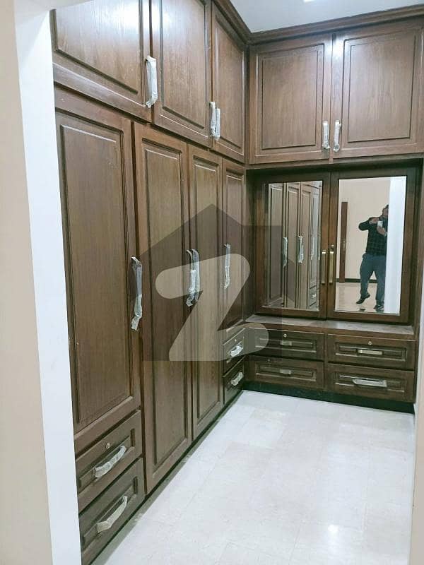 1 Kanal House is Available For Sale