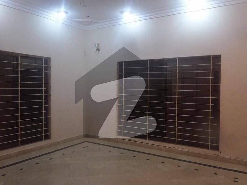 750 Sq Yd Well Maintain Luxury Single Story House For Sale In Block B