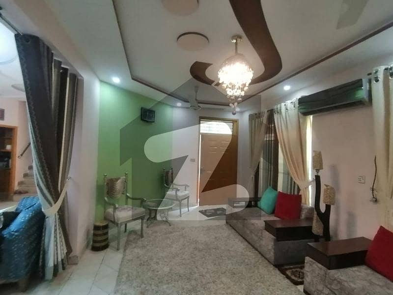 House 5 Marla For sale In Johar Town