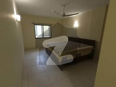 کلفٹن ۔ بلاک 2 کلفٹن,کراچی میں 3 کمروں کا 10 مرلہ فلیٹ 5.2 کروڑ میں برائے فروخت۔