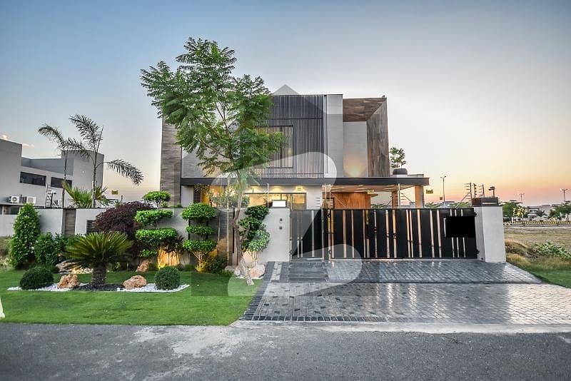 1 Kanal Brand New Modern Design House For Rent Near Park