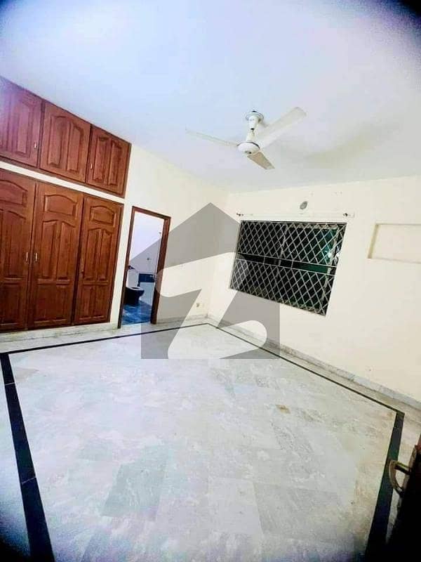 Beautiful location Islamabad sector G11 size 50x90 Upper portion For Rent