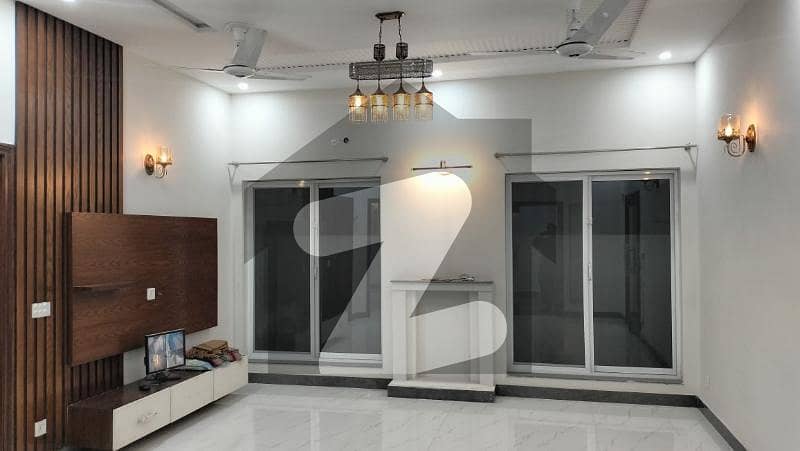 10 Marla House In Bahria Town Of Lahore Is Available For rent