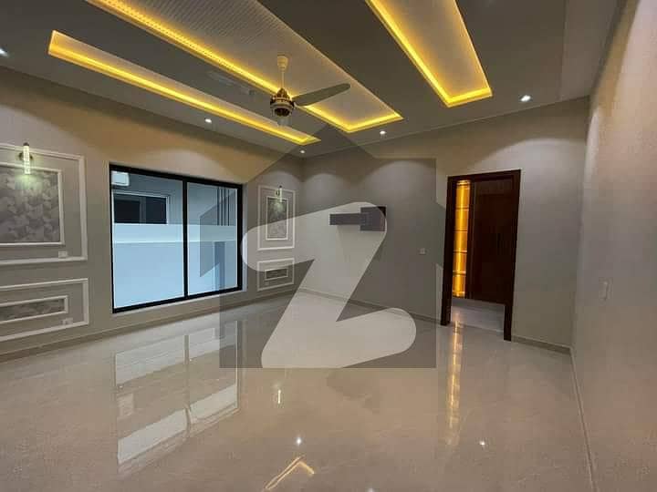 1KANAL BRAND NEW LOWER LOCK UPPER PORTION FOR RENT IN DHA PHASE 8
