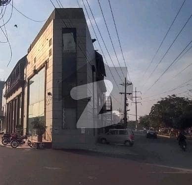 مولانا شوکت علی روڈ لاہور میں 5 کمروں کا 4 کنال عمارت 60.0 کروڑ میں برائے فروخت۔